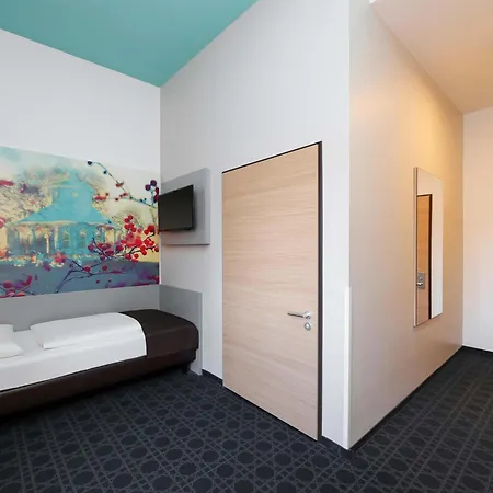 Hotel B&B Hotel Potsdam 3*