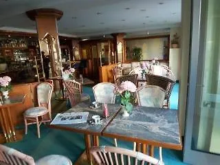 Bb 3* 柏林